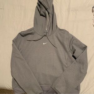 NIKE Thermafit crop hoodie. Size medium with thumb holes and pockets